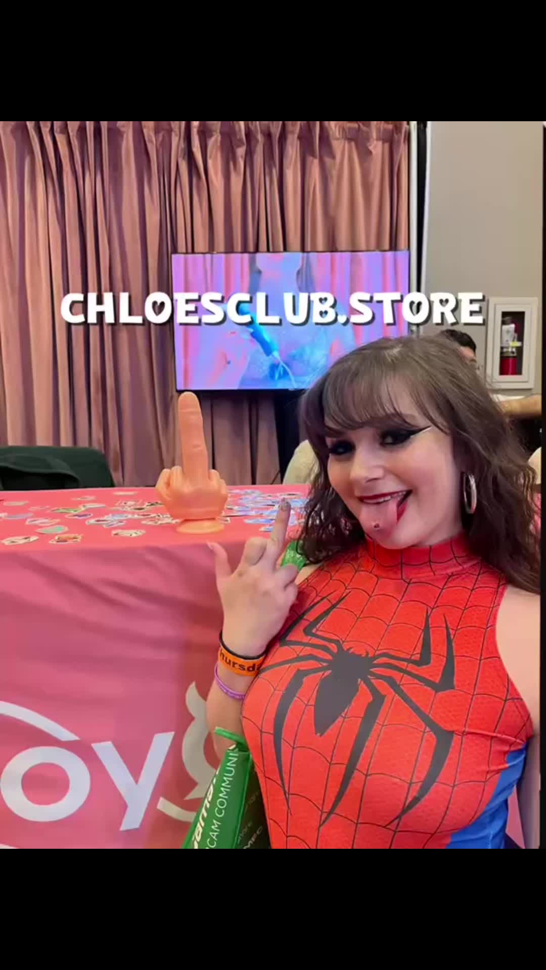@chloe