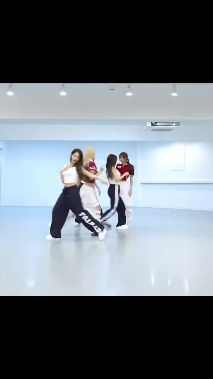 @ツ