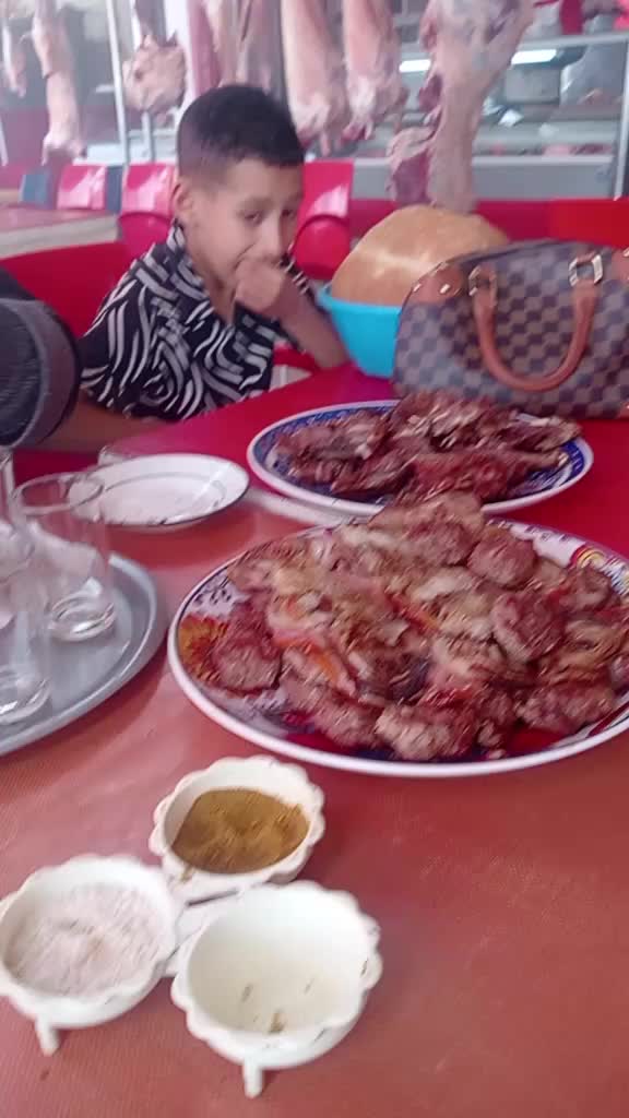 @@meryam molat snak