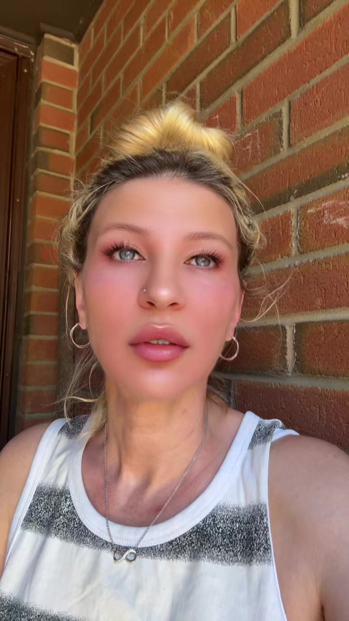 @Blonde goddess🇨🇦🇨🇦
