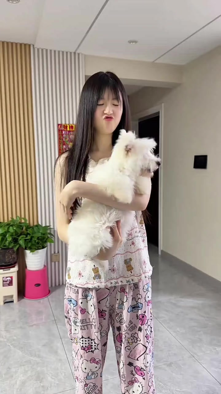 @L&igrave; Y&aacute;n(丽妍)
