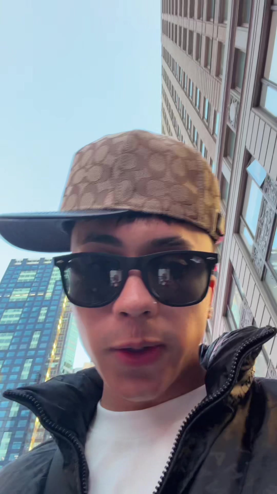 @𝐬𝐚𝐧𝐜𝐡𝐞𝐳