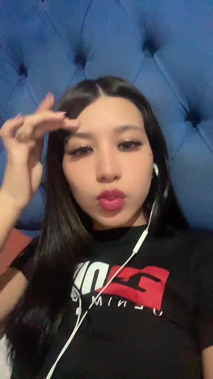 @Yuli🖤