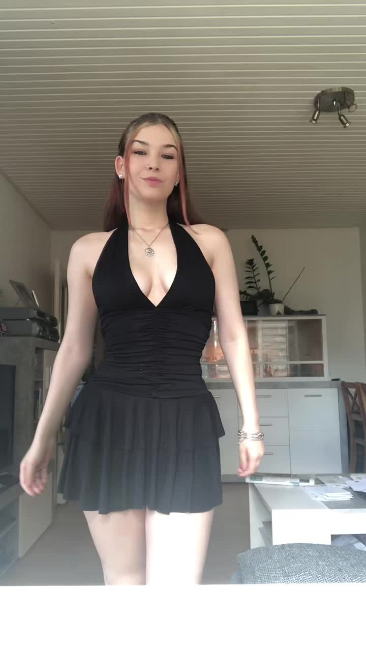@𝑆𝐴𝑀𝐴𝑁𝑇𝐻𝐴♡