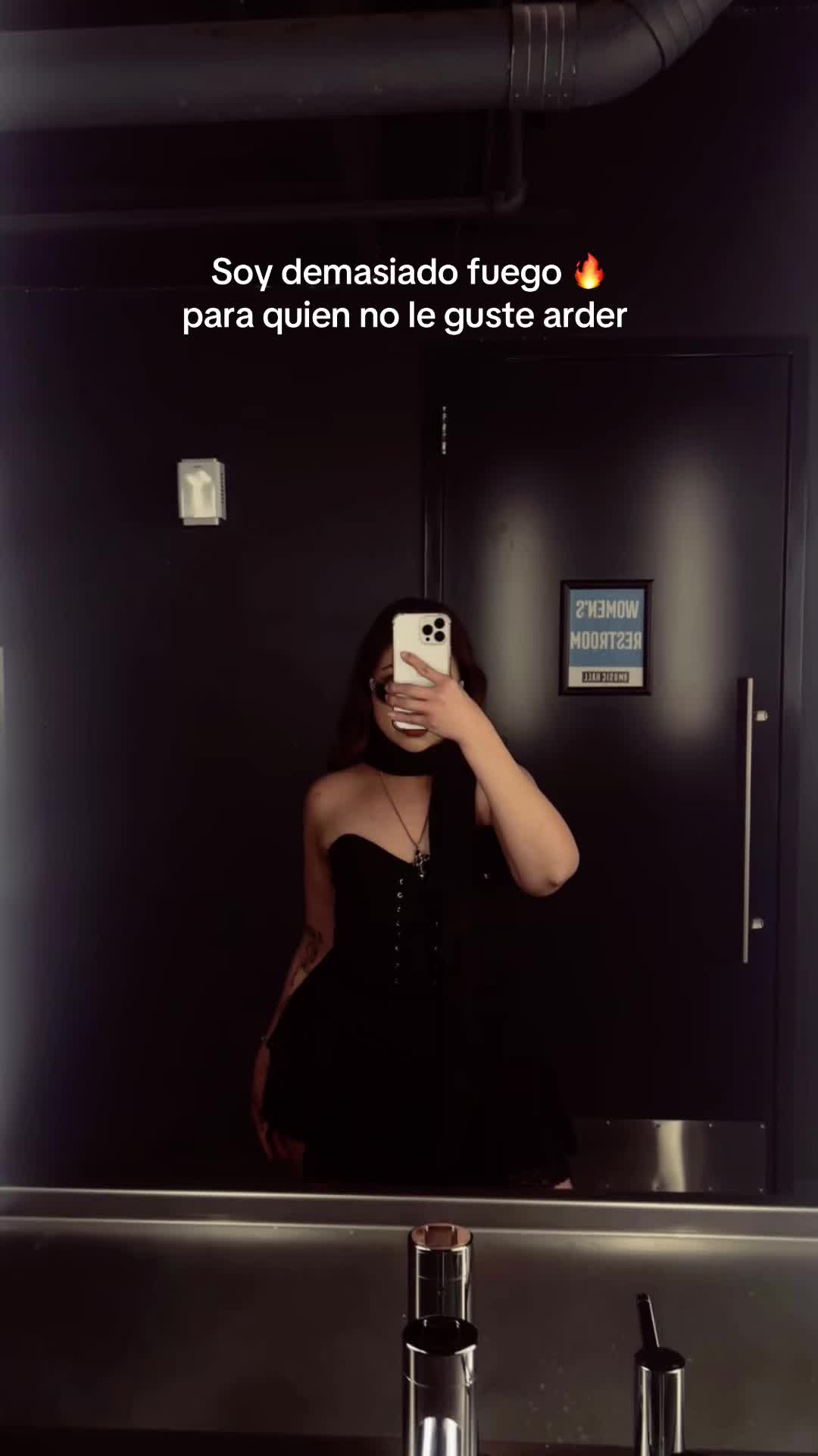 @V A N N Y 👽