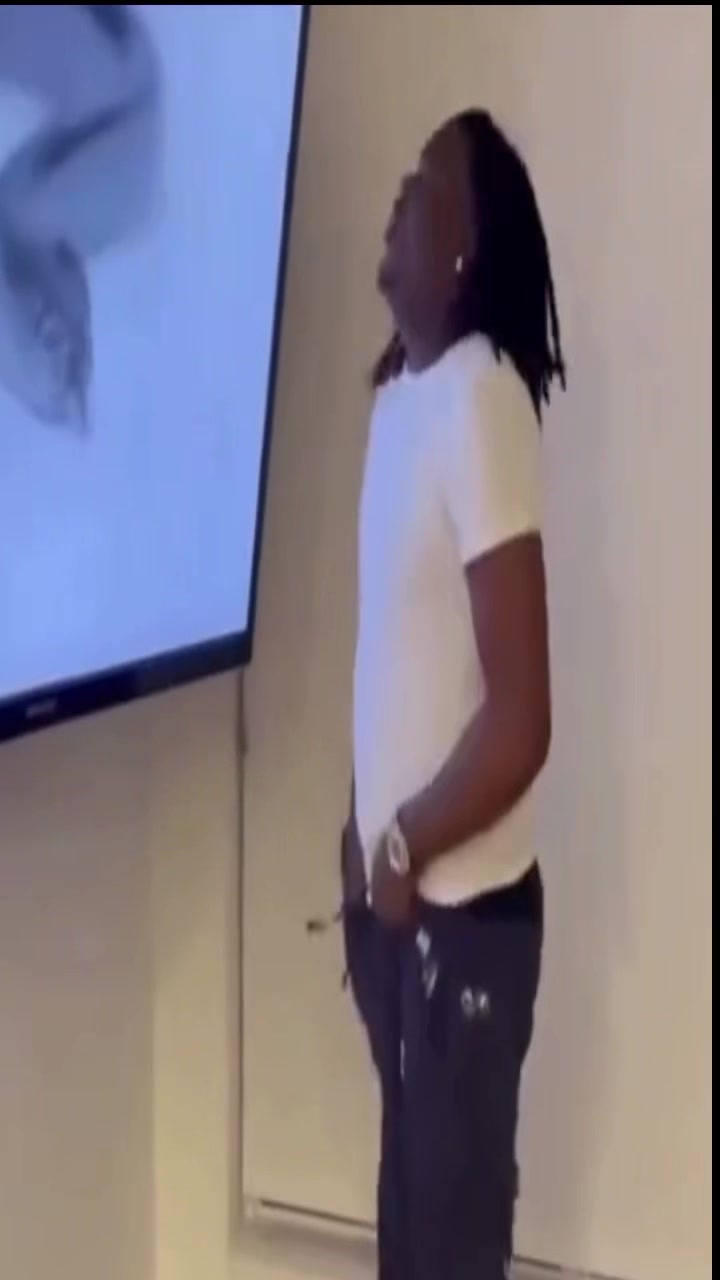 @⃟