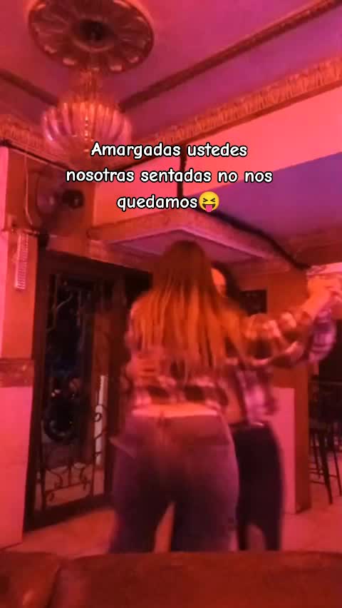 @Yanelyz'
