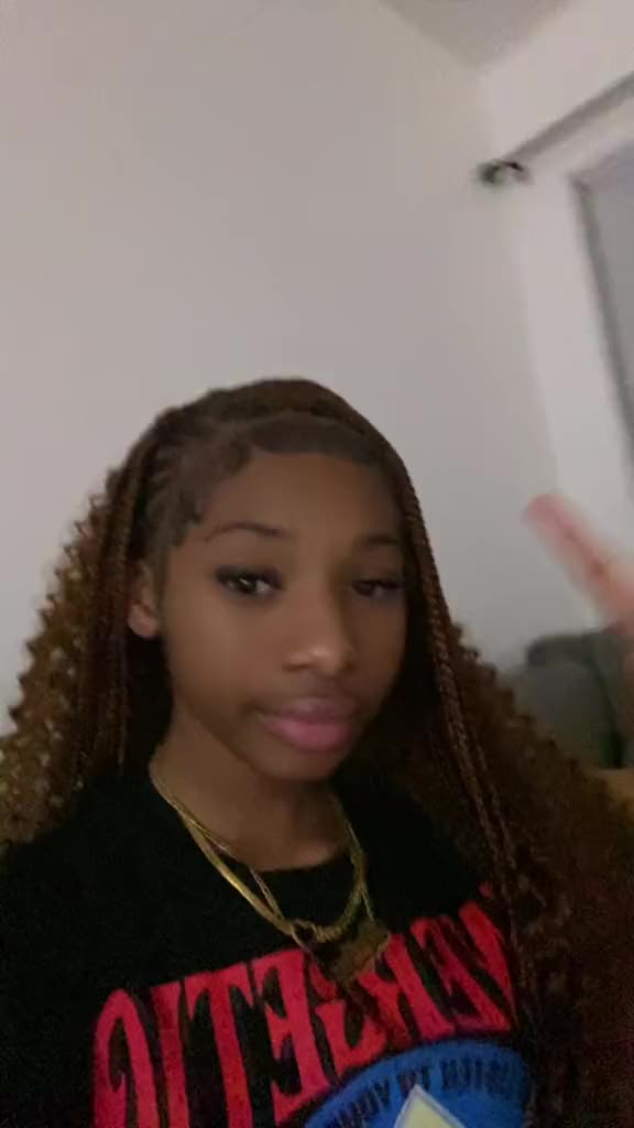 @haileycamliya._