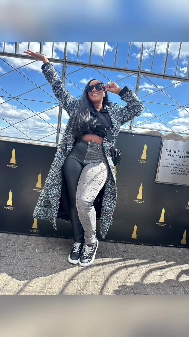 @Curvy_Nay