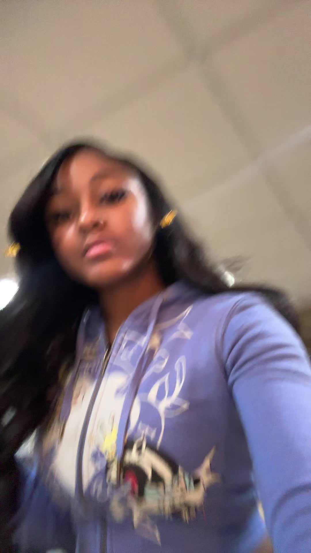 @⃟