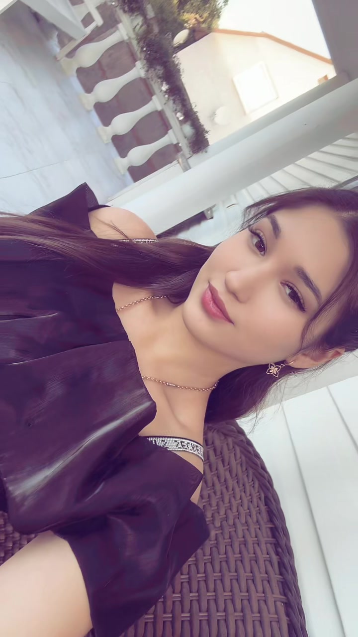 @𝓚𝓻𝓲𝓼𝓽𝓲𝓷𝓪🖤