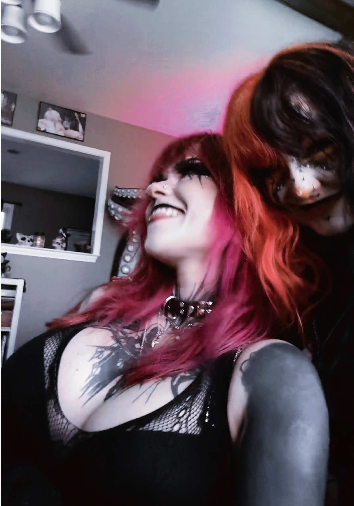@Holofox