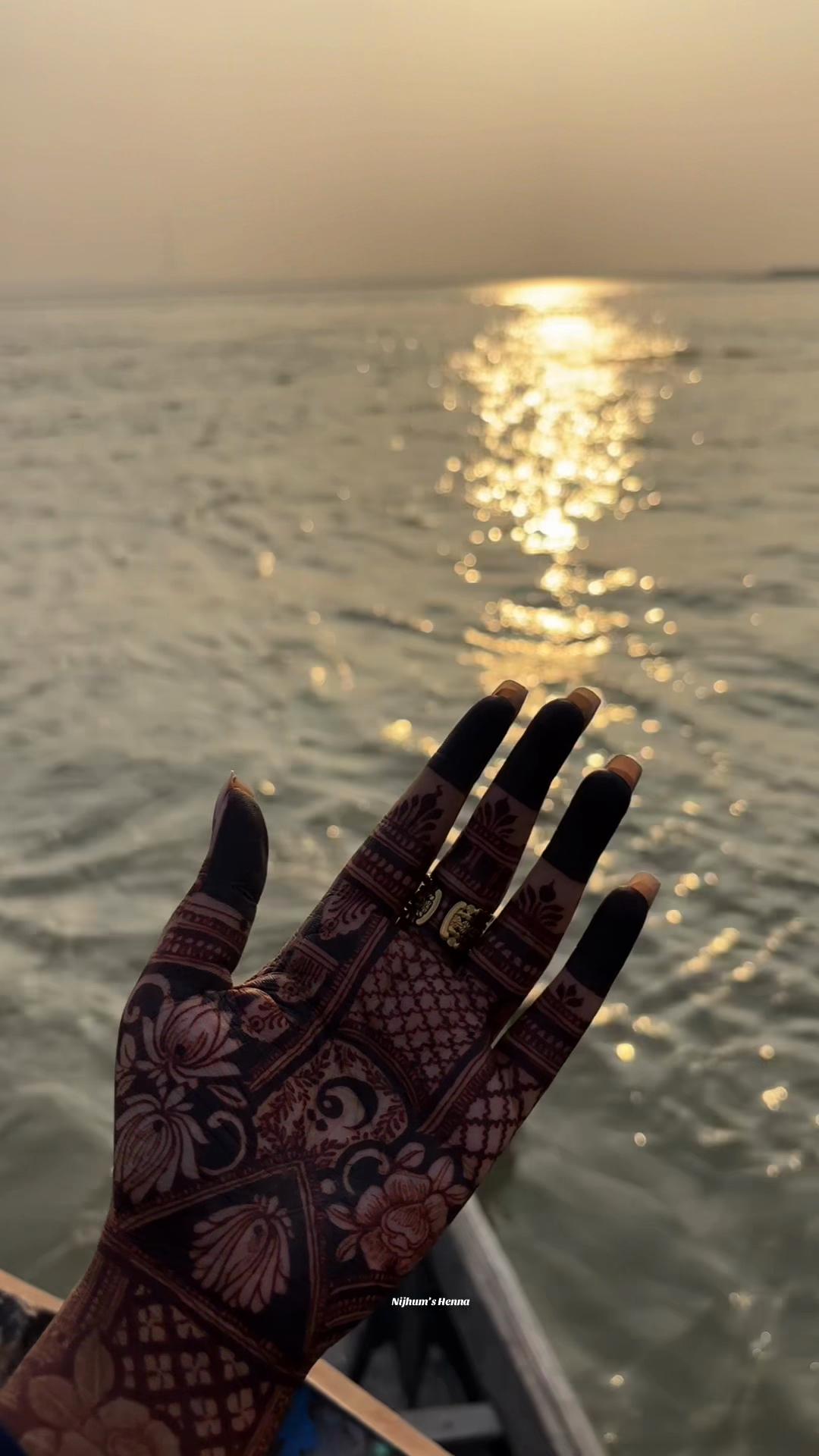 @𝓝𝓲𝓳𝓱𝓾𝓶’𝓼 𝓗𝓮𝓷𝓷𝓪