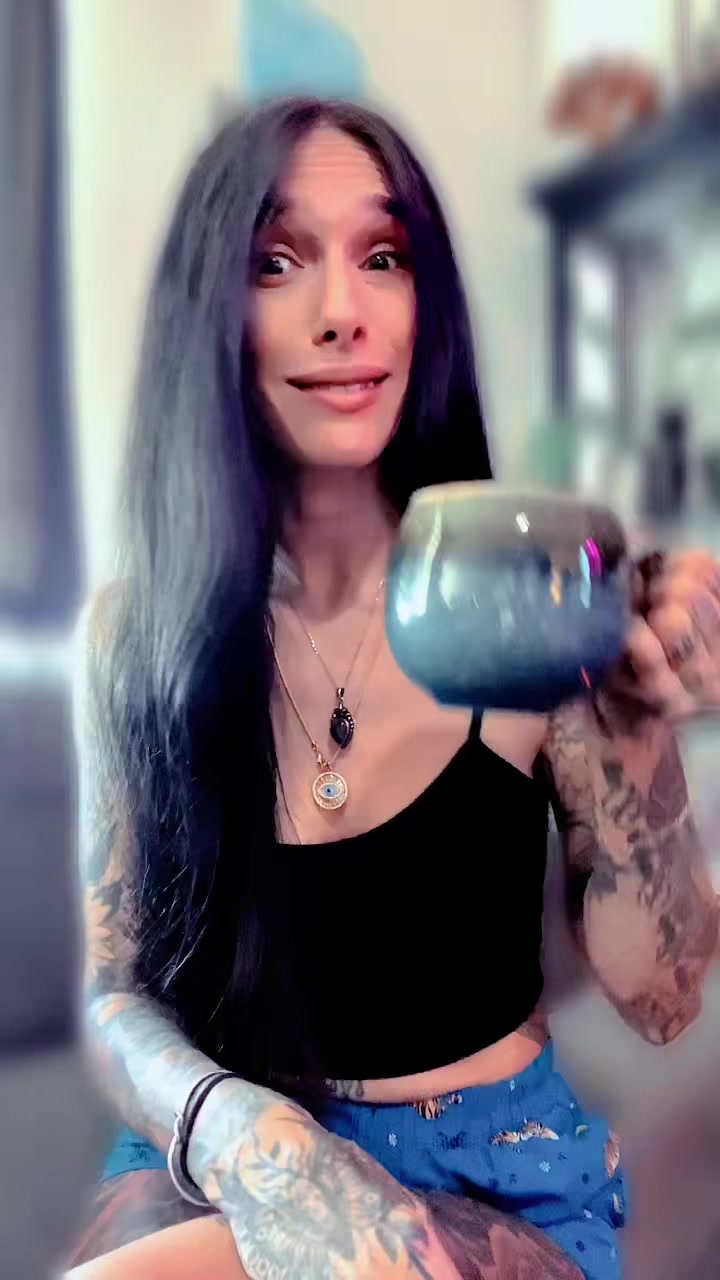 @Holly_Love