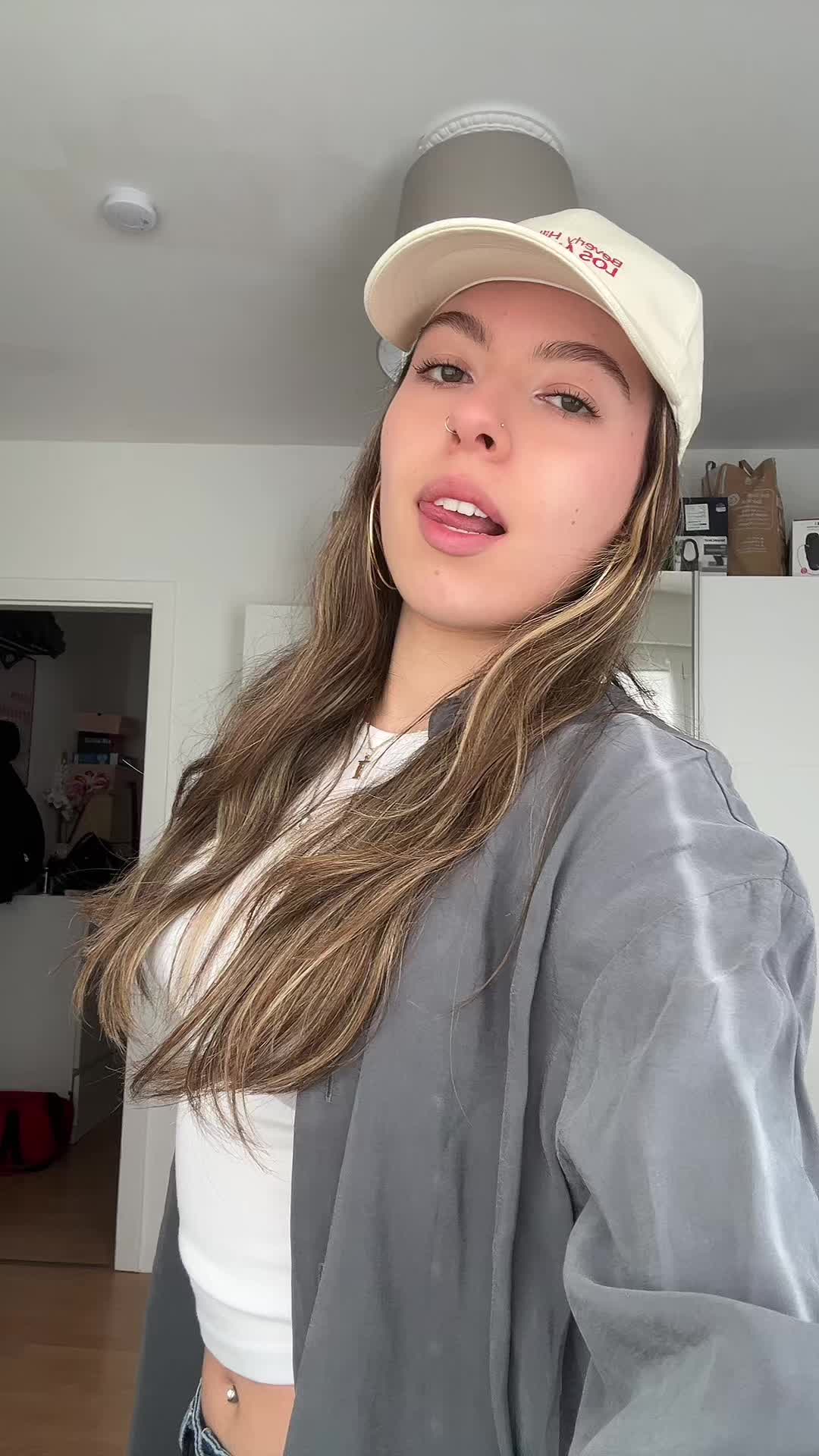 @nicole