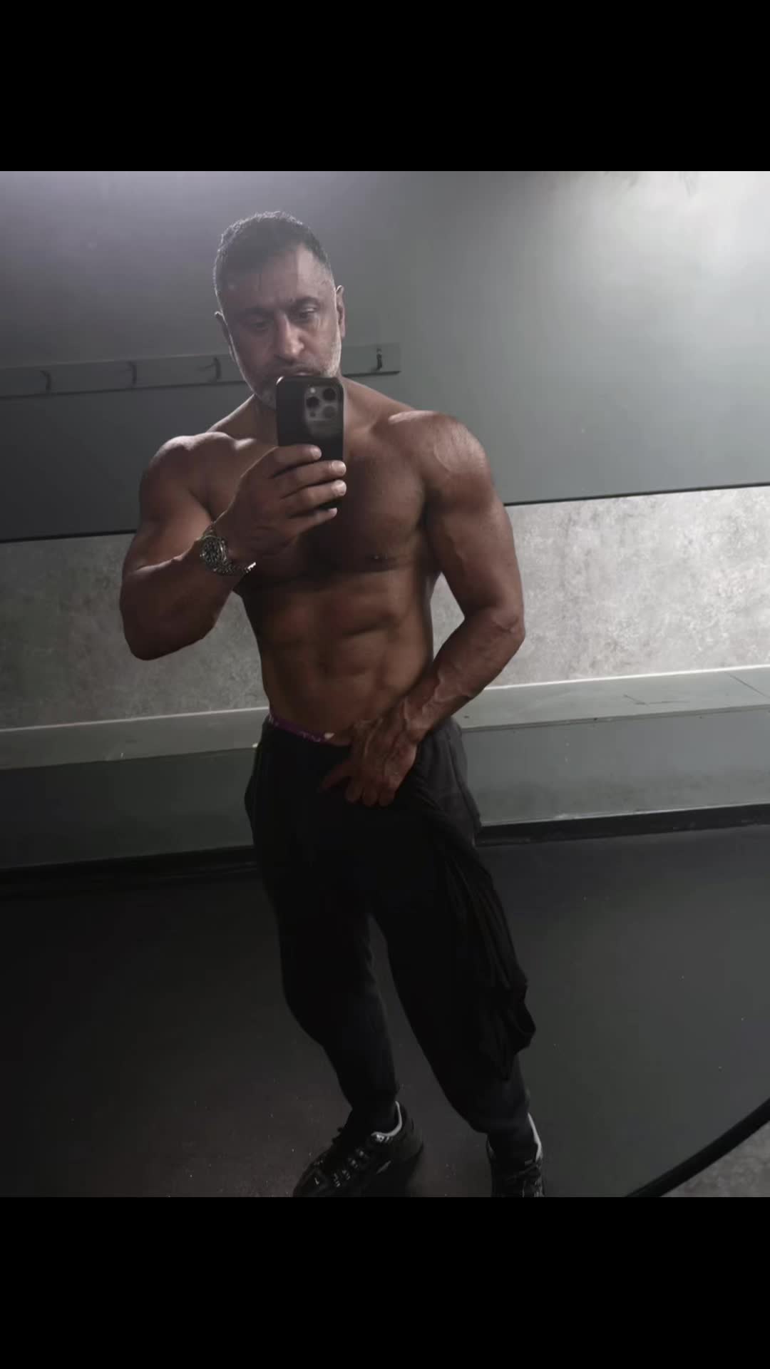 @mrdeen_official__