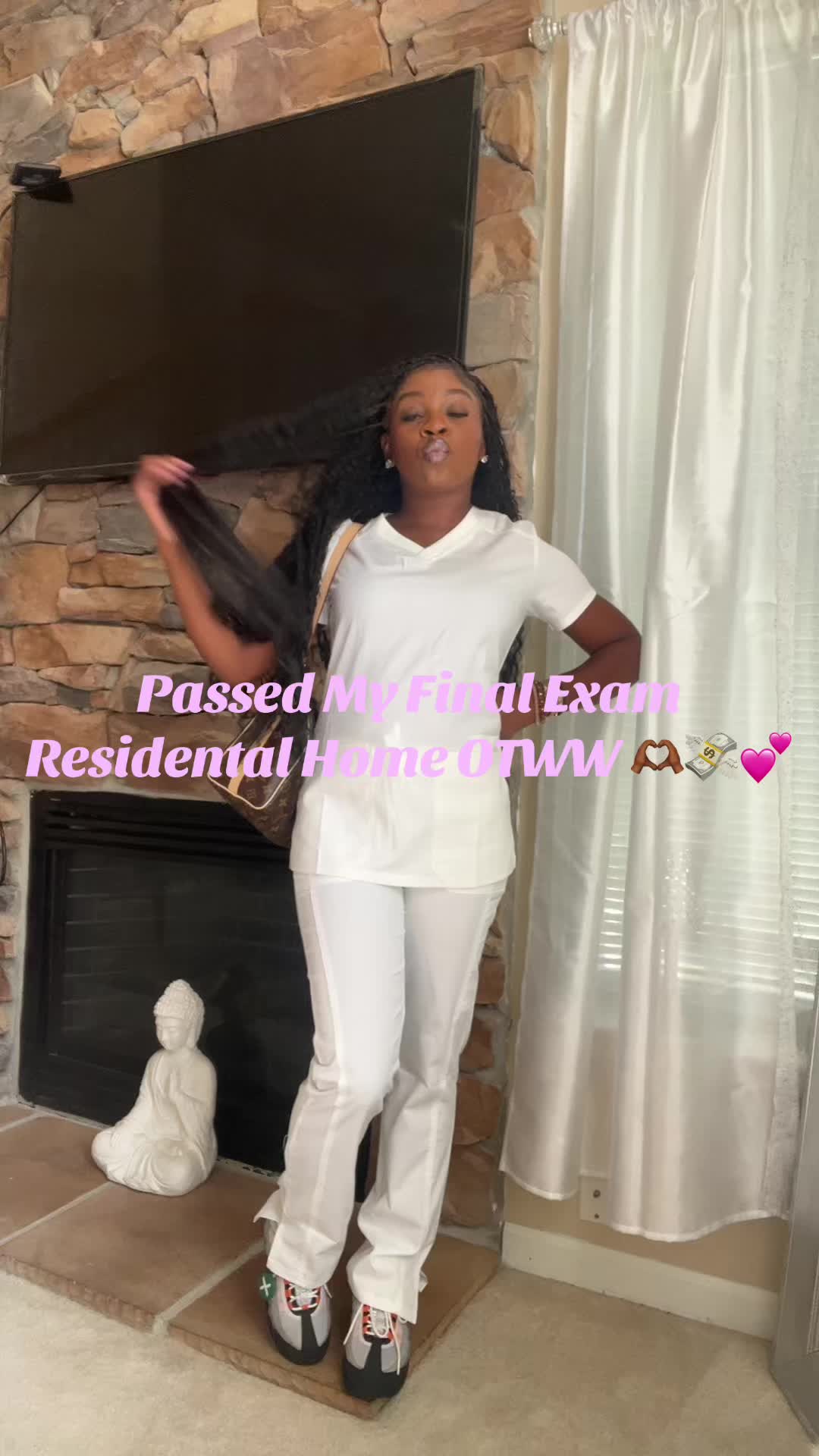 @Iamkaylawaylaxo