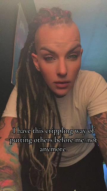 @blue_eyed_menace