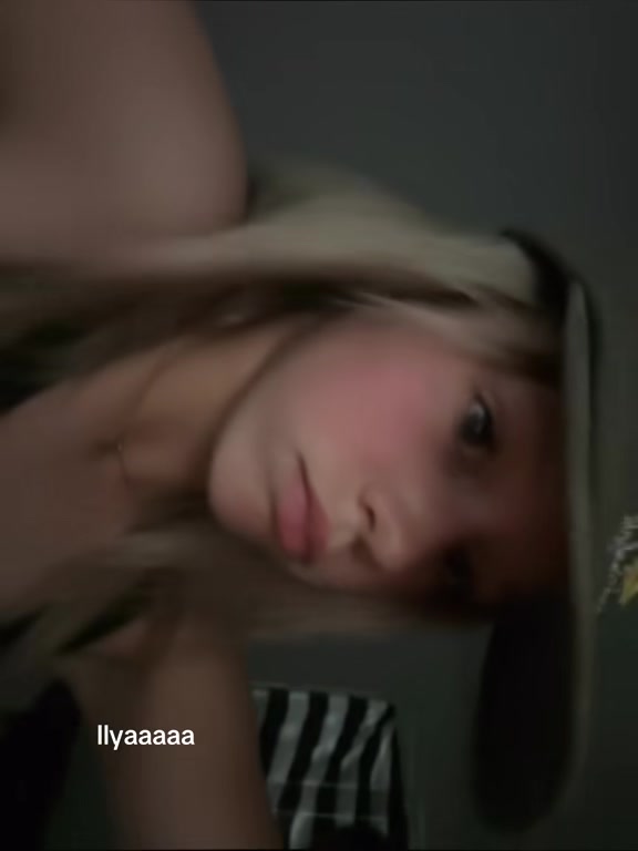 @🫨