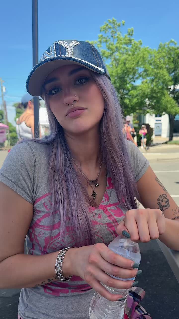 @beeka 🦨