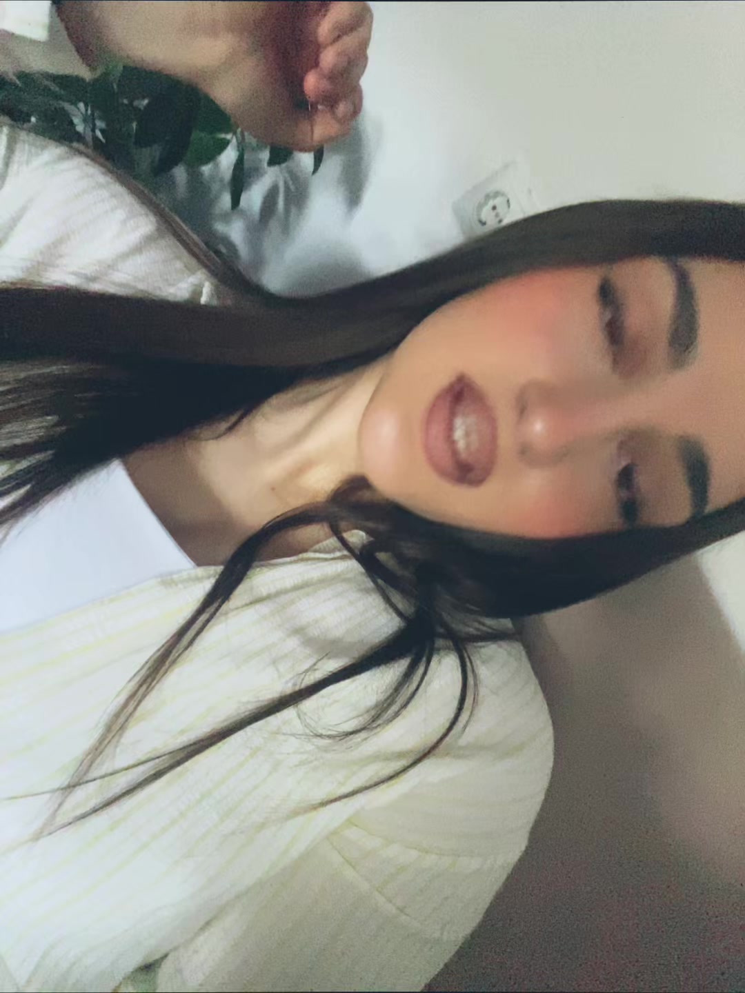@leonisa