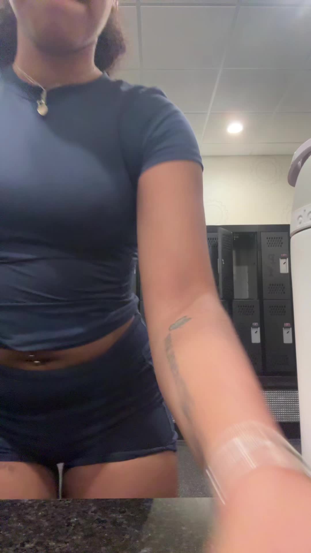 @lonelylightskin