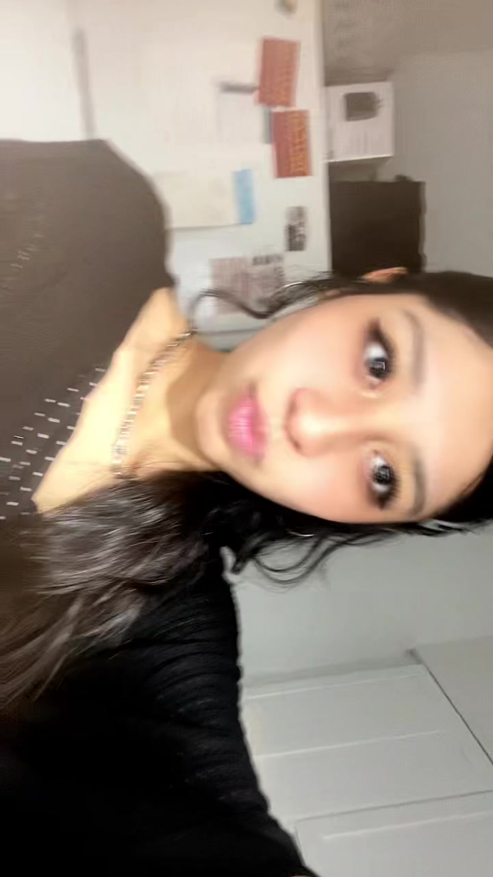 @Aryy