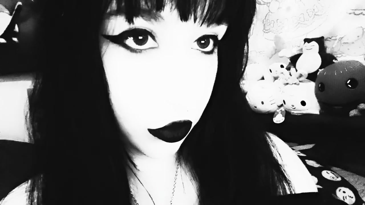 @𝓀𝑒𝓃𝓃𝒾 🖤🦇