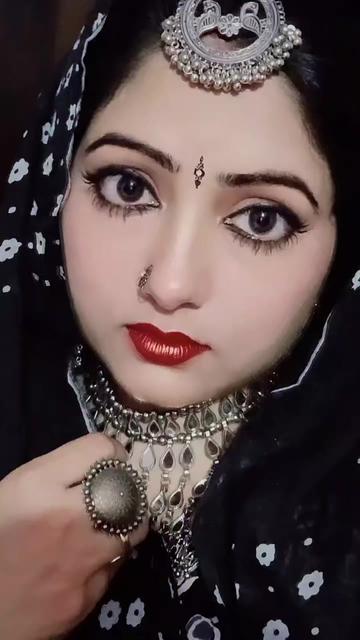 @𝘽𝙝𝙤𝙢𝙞𝙠𝙖 𝙏𝙞𝙬𝙖𝙧𝙞