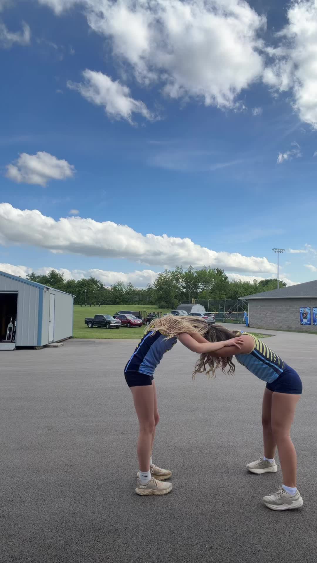 @bella