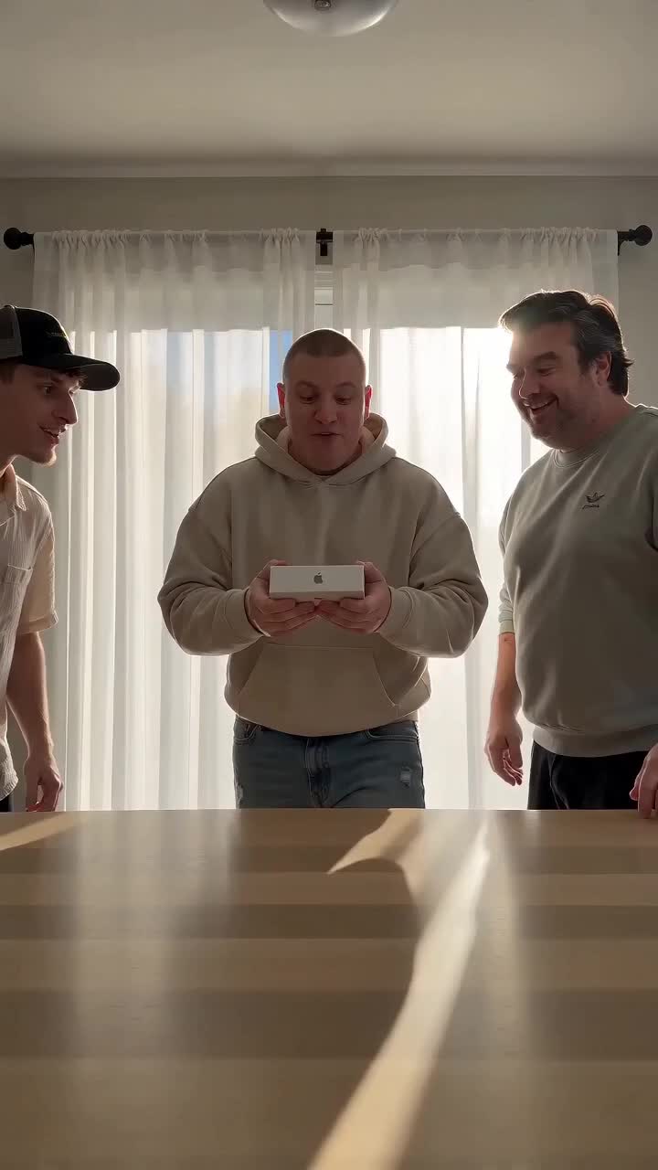 @joshuamo0ney