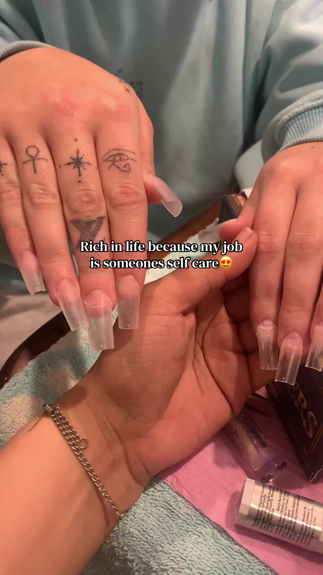 @nosnhojeeleinna