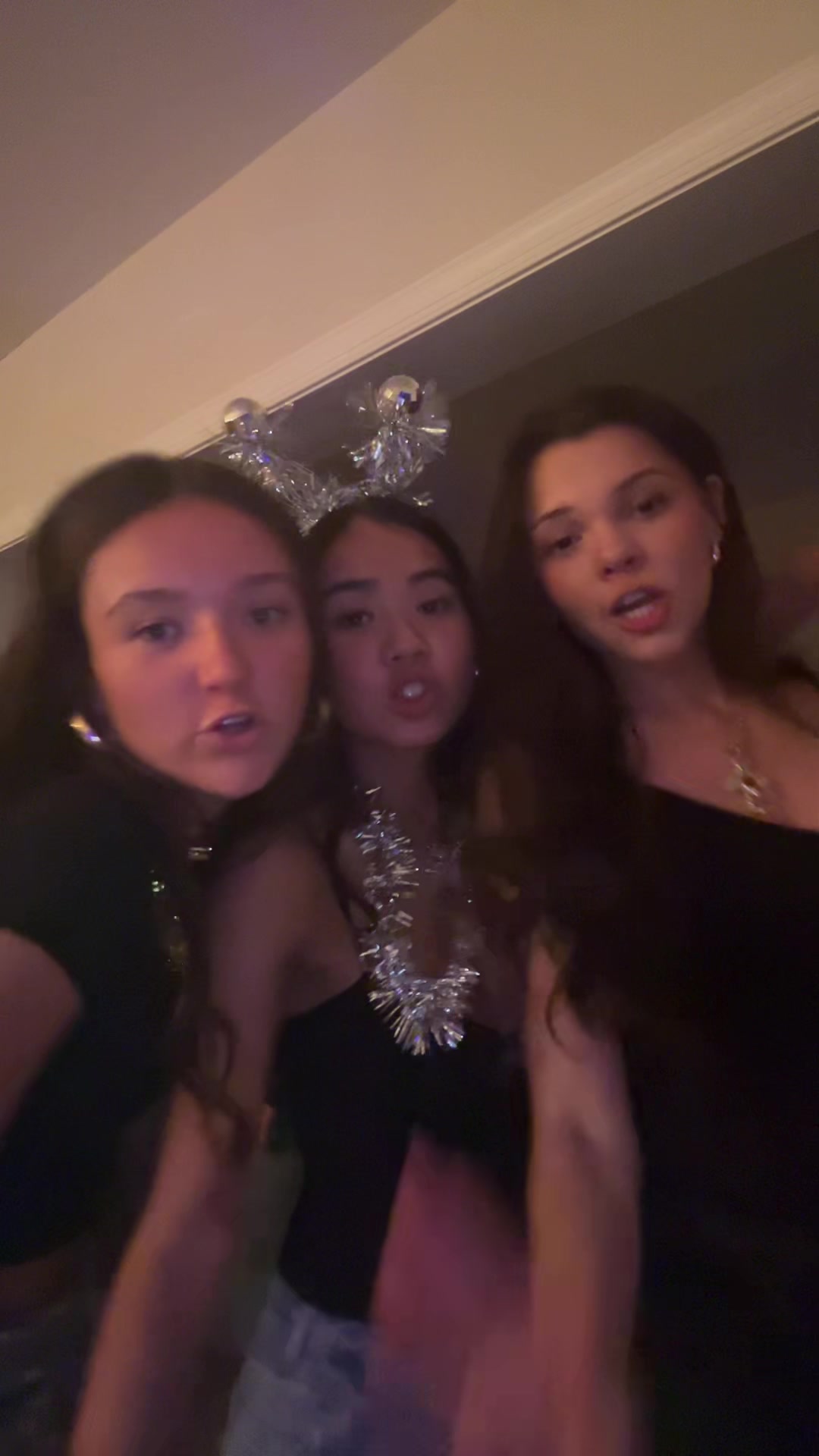 @LILY