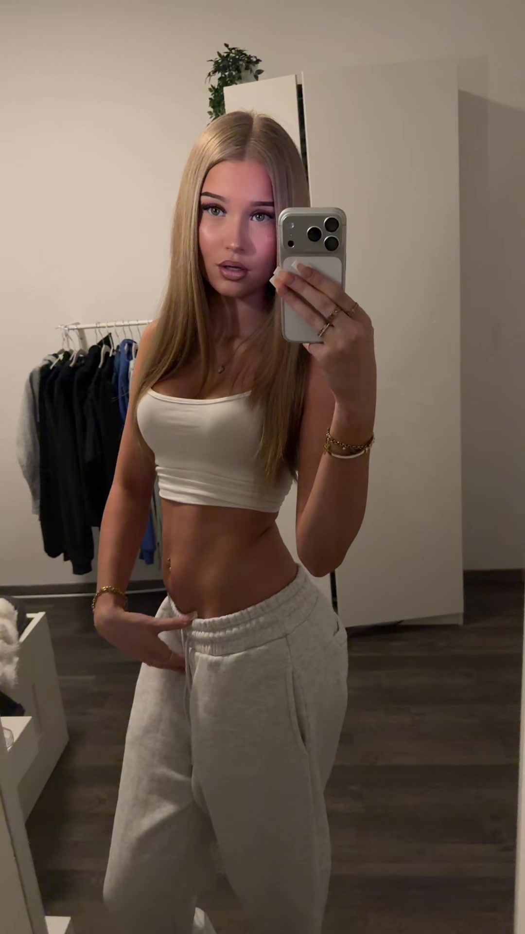 @Lis