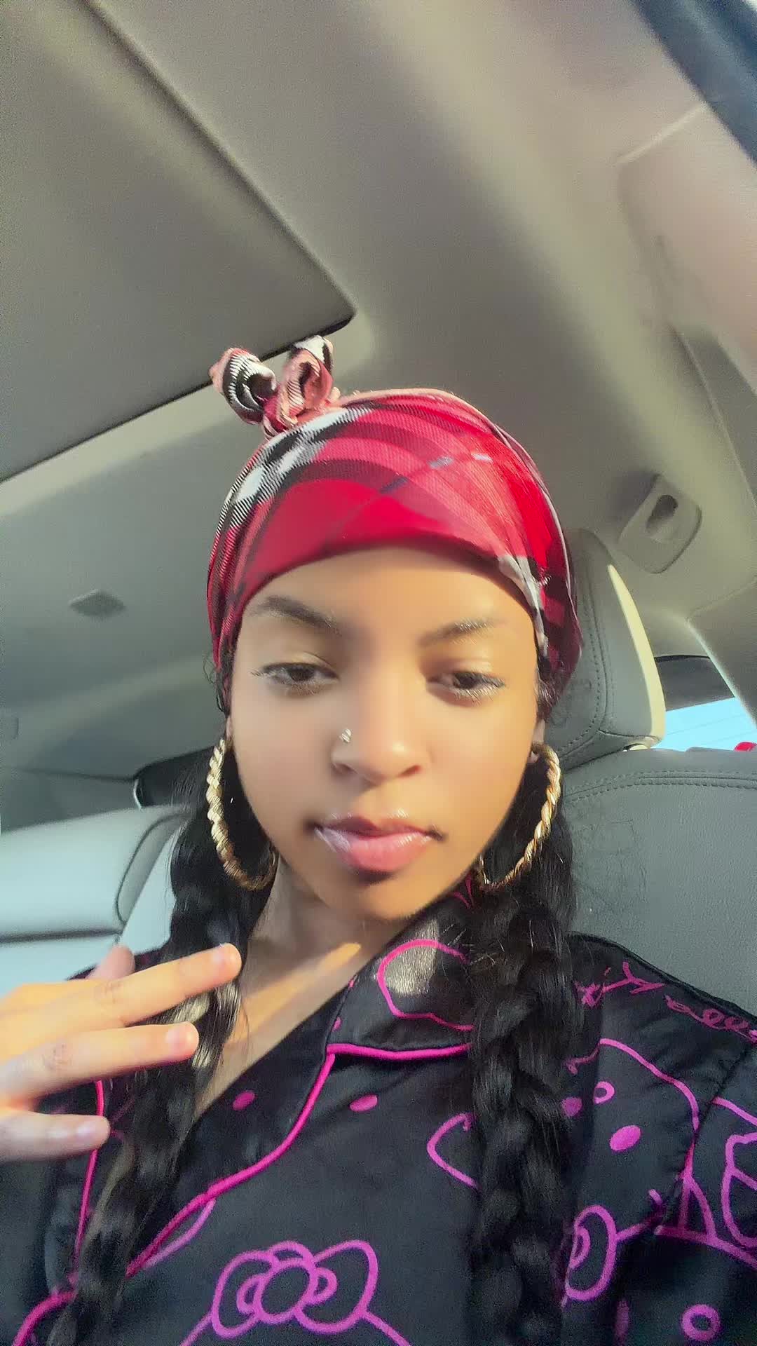 @thaonlyygirlyy