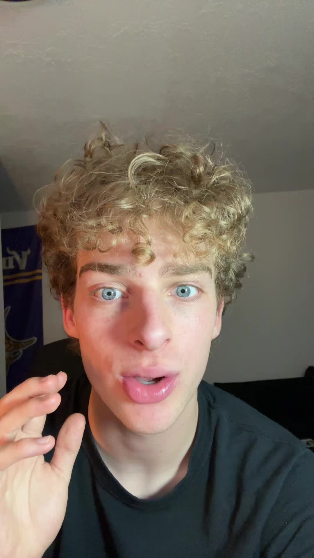 @kinyoihe