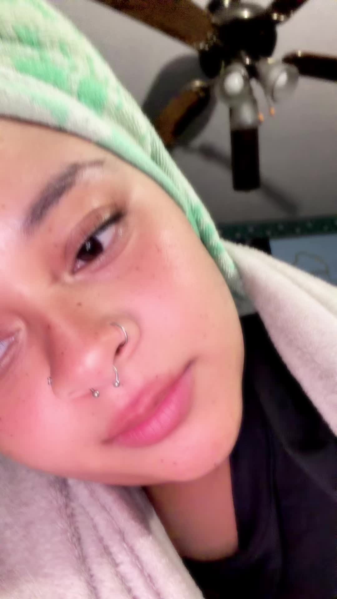@T<3