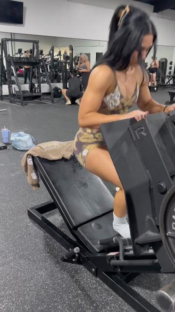 @tinaaupsout
