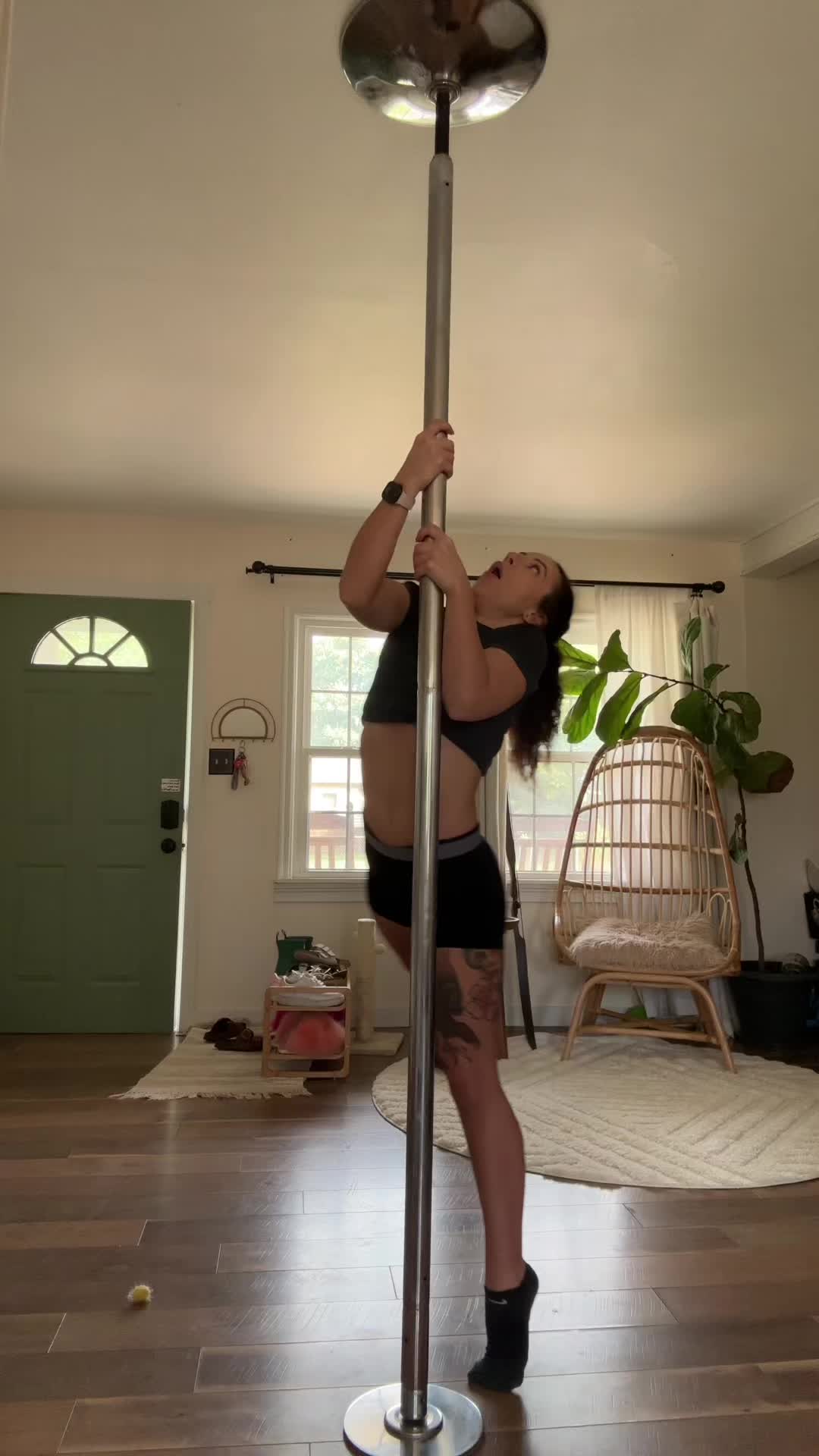 @Hallucie