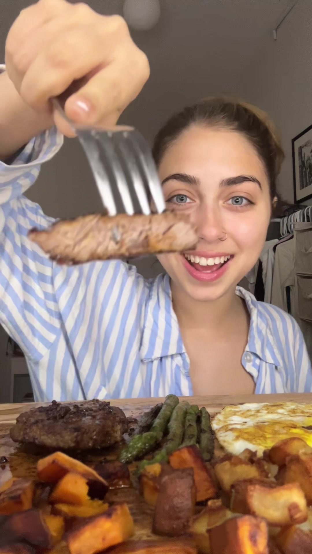 @eatswithmanny