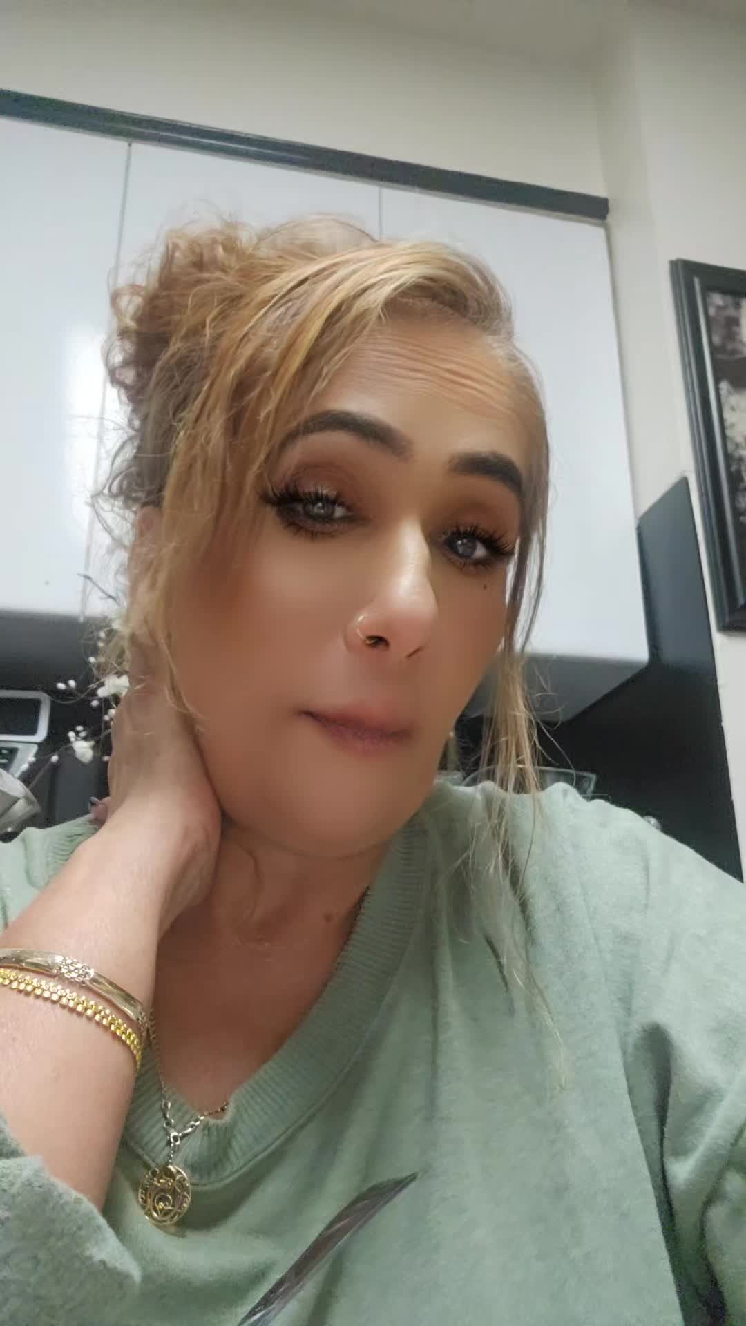 @Sabrina
