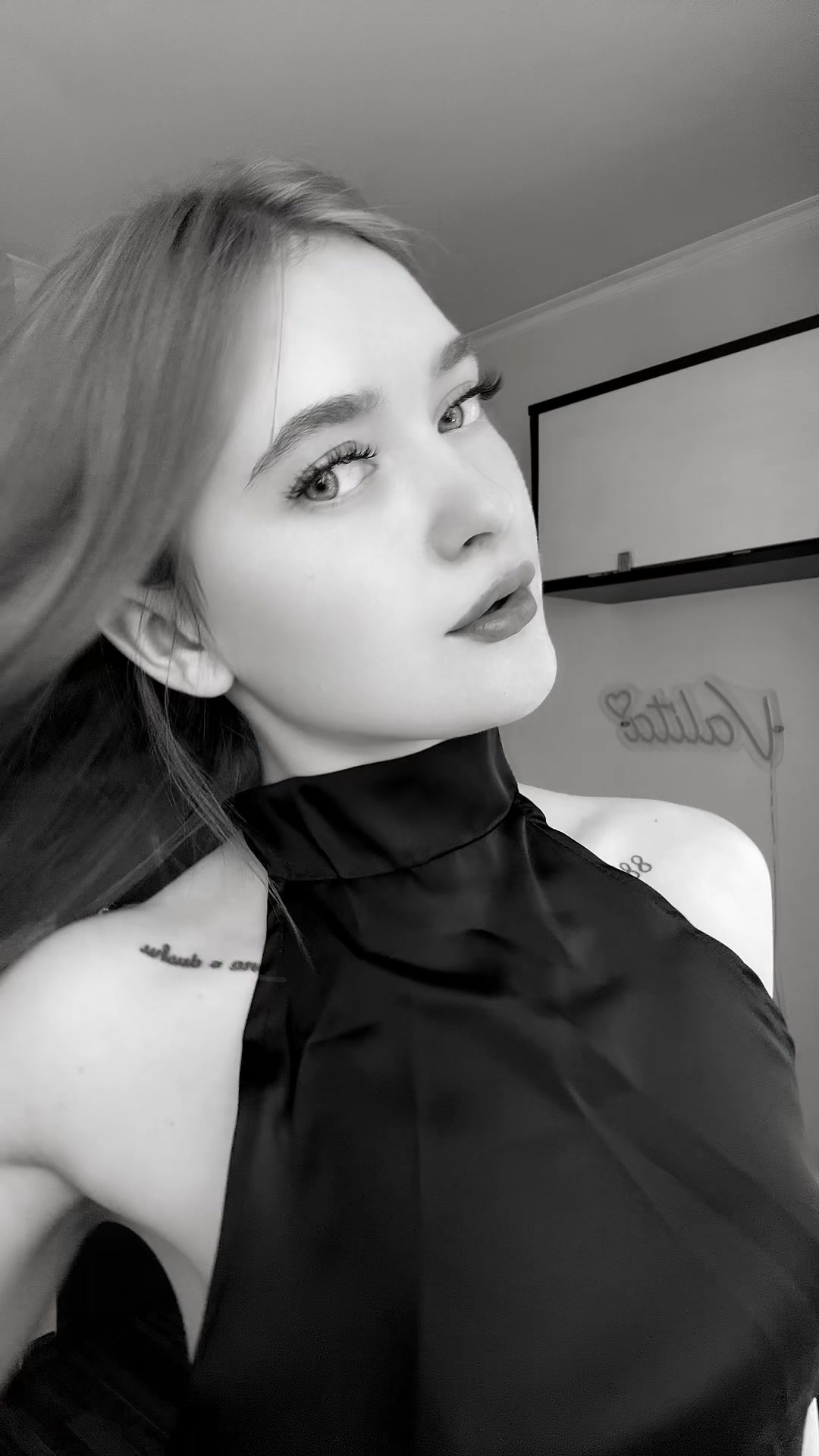 @888