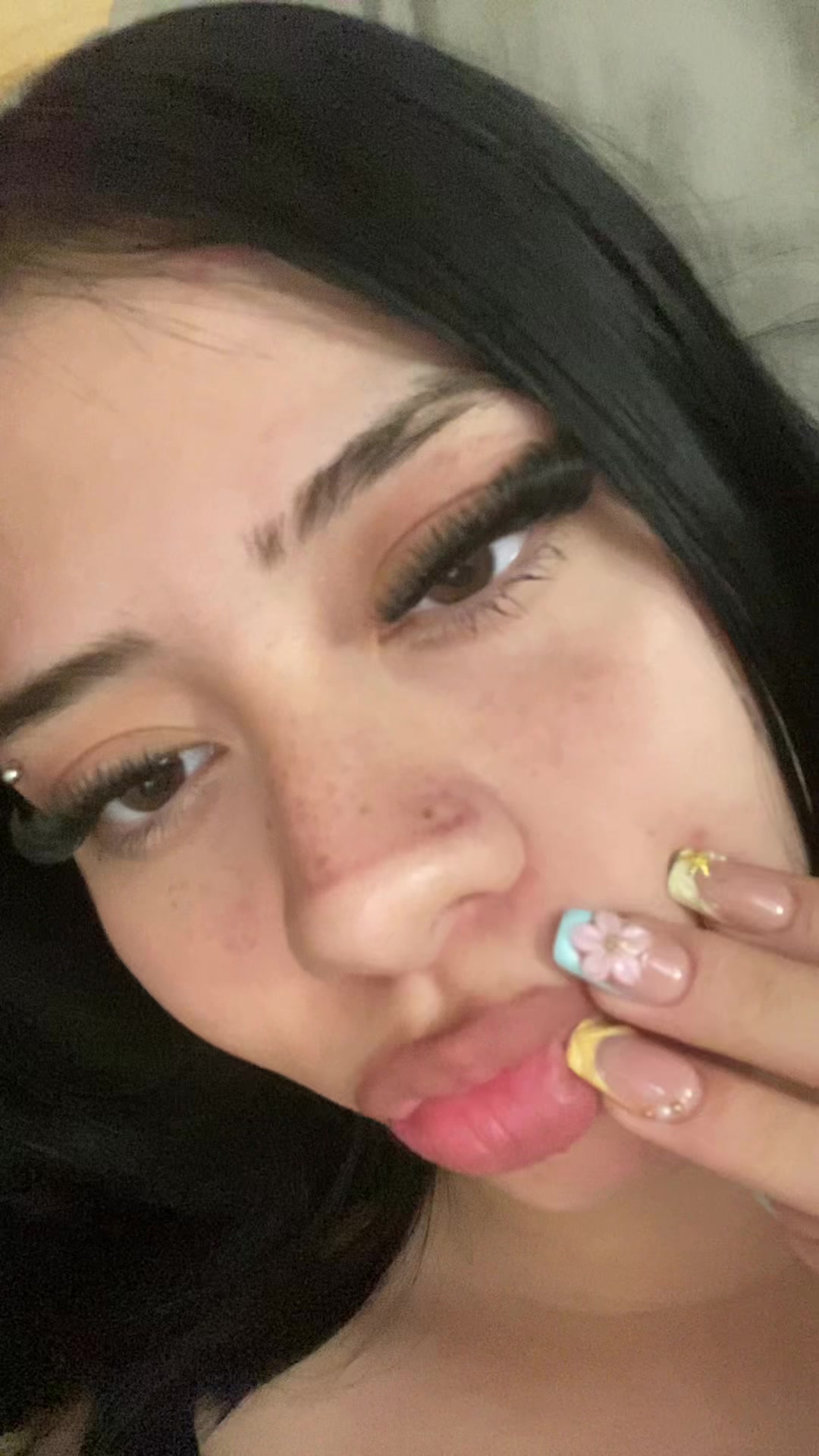 @️