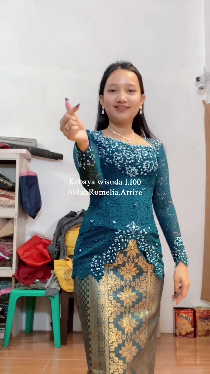 @IndahRomelia.Attire