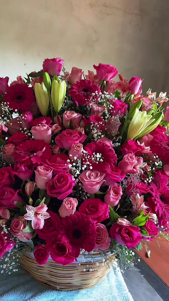 @flowersvillagearteconlistones
