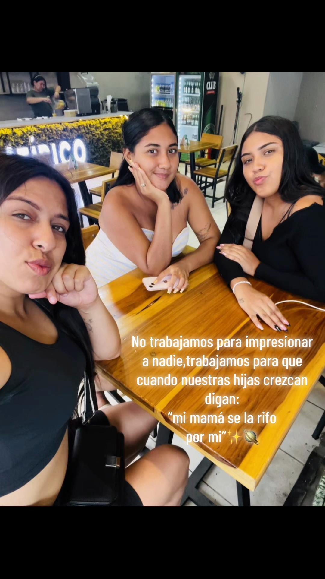 @𝐿𝒜 𝒞𝐻𝒜𝑀𝐼𝒯𝒜 🍒🇻🇪