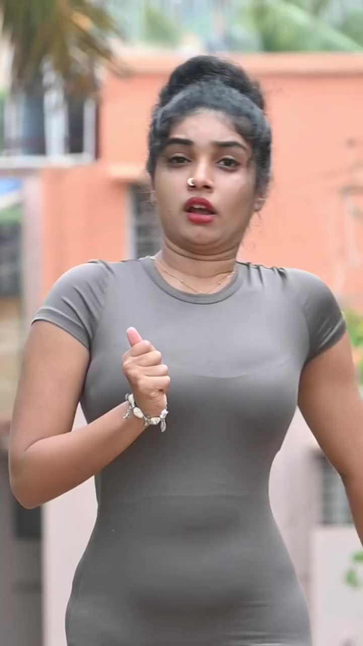 @Neeruttyy_🤍