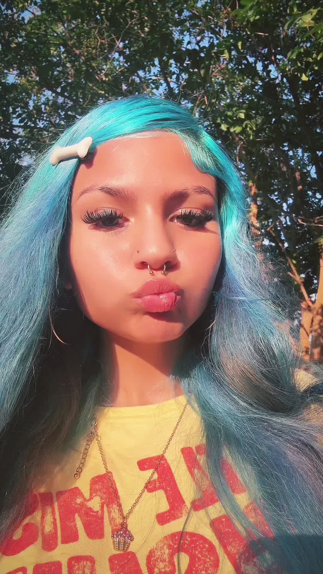 @liliyanaaaa