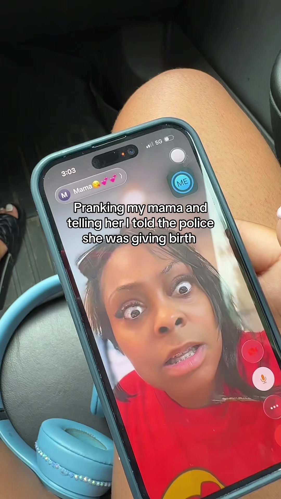 @👩🏽👯&zwj;♀️👯&zwj;♀️