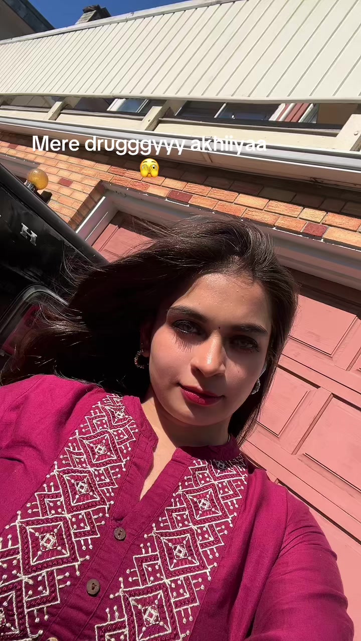 @komal_khaira97